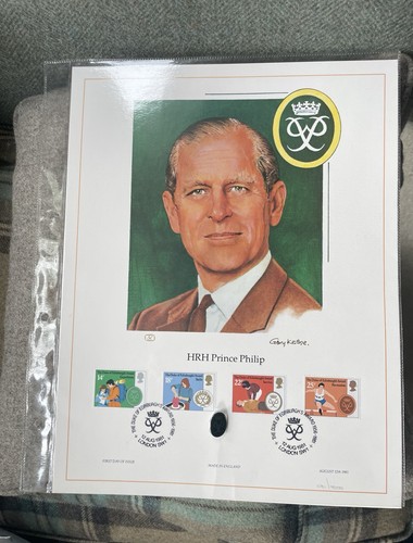 Duke edinburghs award badge - of,
